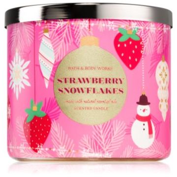 Bath & Body Works Strawberry Snowflakes lumânare parfumată