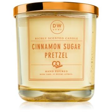 DW Home Signature Cinnamon Sugar Pretzel lumânare parfumată