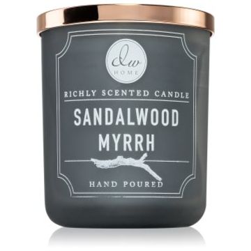 DW Home Signature Sandalwood Myrrh lumânare parfumată