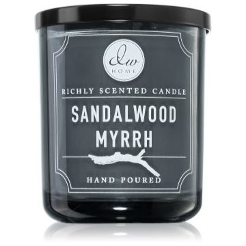 DW Home Signature Sandalwood Myrrh lumânare parfumată